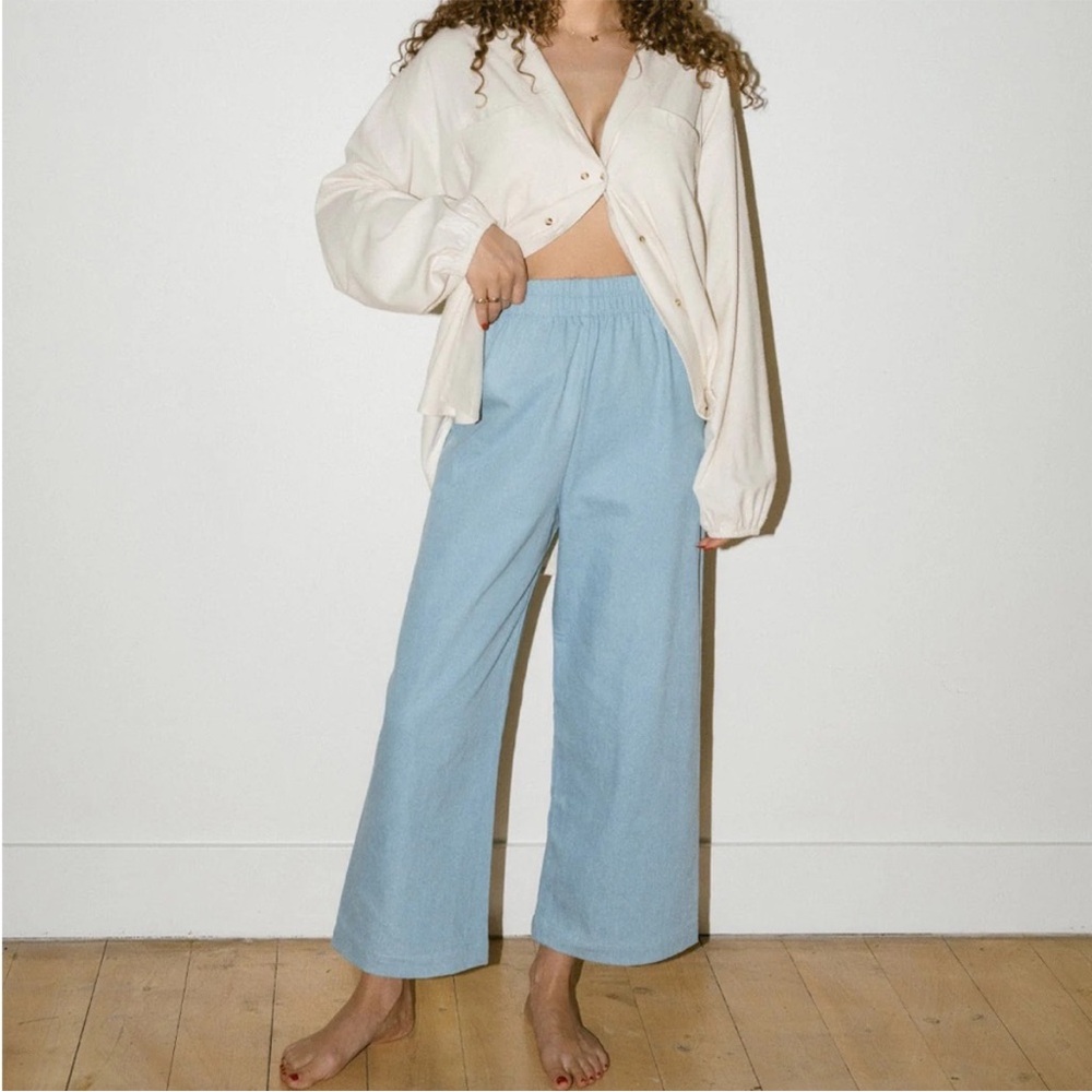 Harley Jae Aura Pants Wide Leg Pull On 
Blue Lightweight Denim Knit